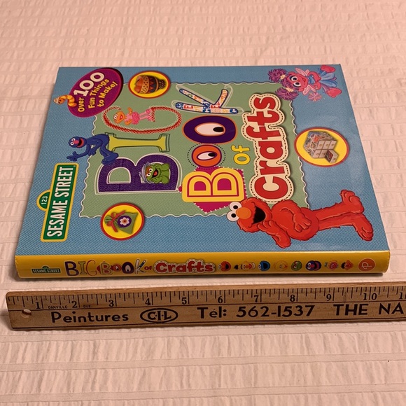 Sesame Street Big Book of Crafts by Children’s Television Workshop and Parragon - Picture 4 of 11
